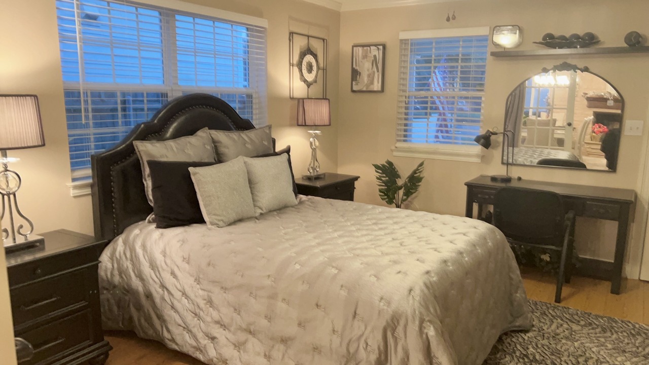 Photo of Bedroom in Lakeview