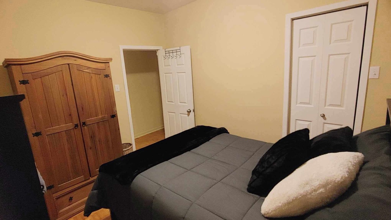 Photo of Bedroom in Pointe-aux-Trembles