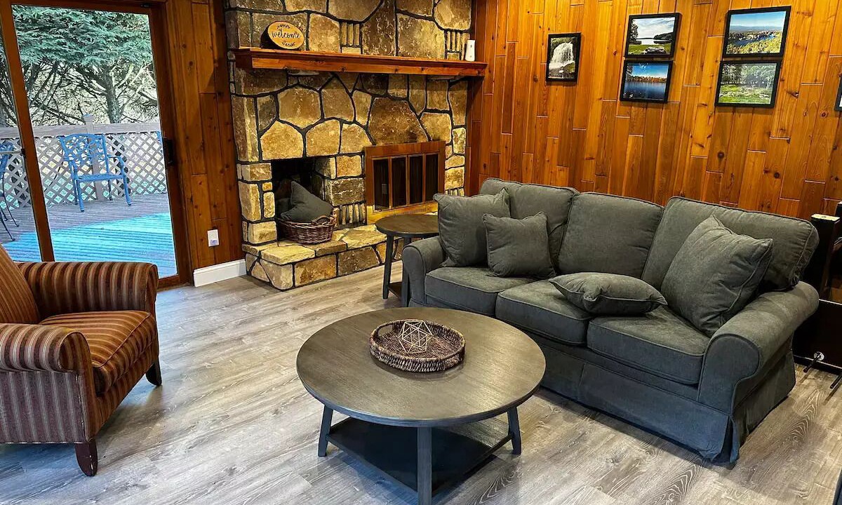 Photo of Livingroom in Monticello