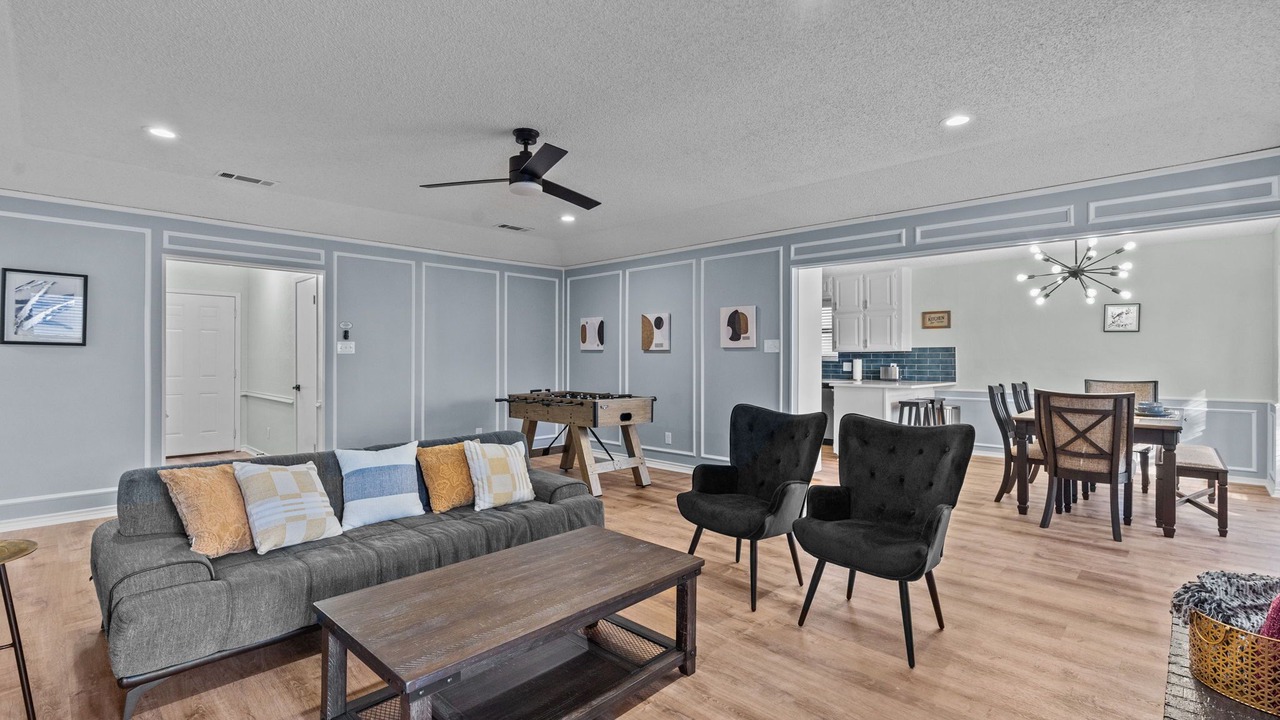 Photo of Livingroom in North Richland Hills