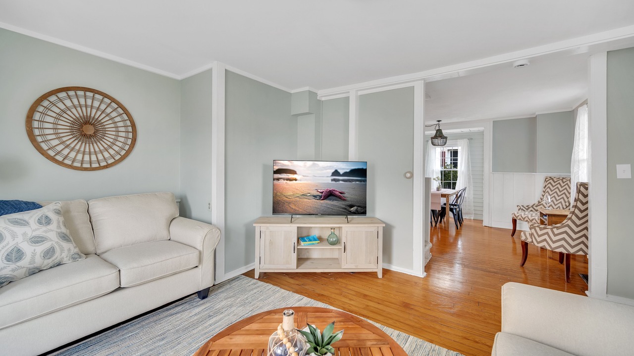 Photo of Livingroom in Westbrook Center