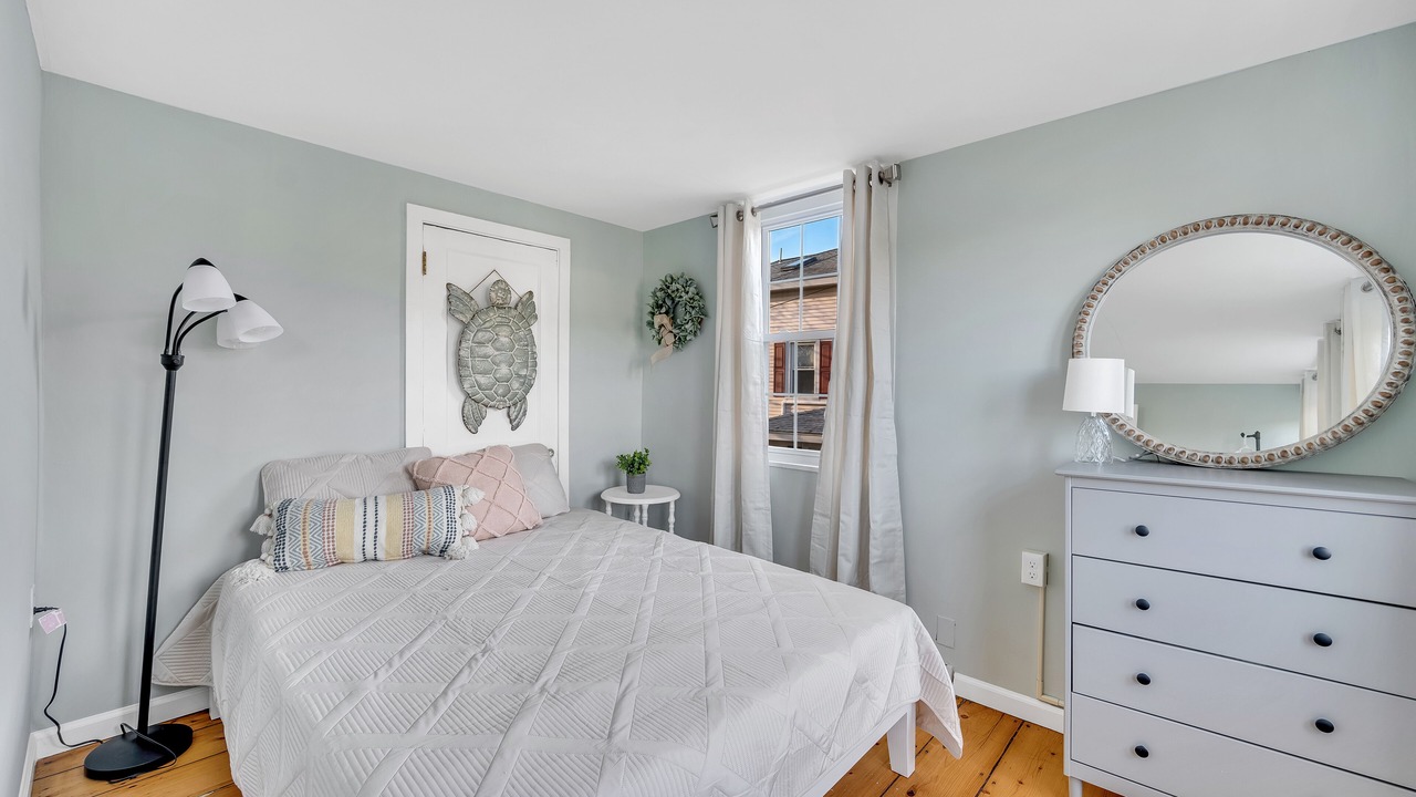 Photo of Bedroom in Westbrook Center