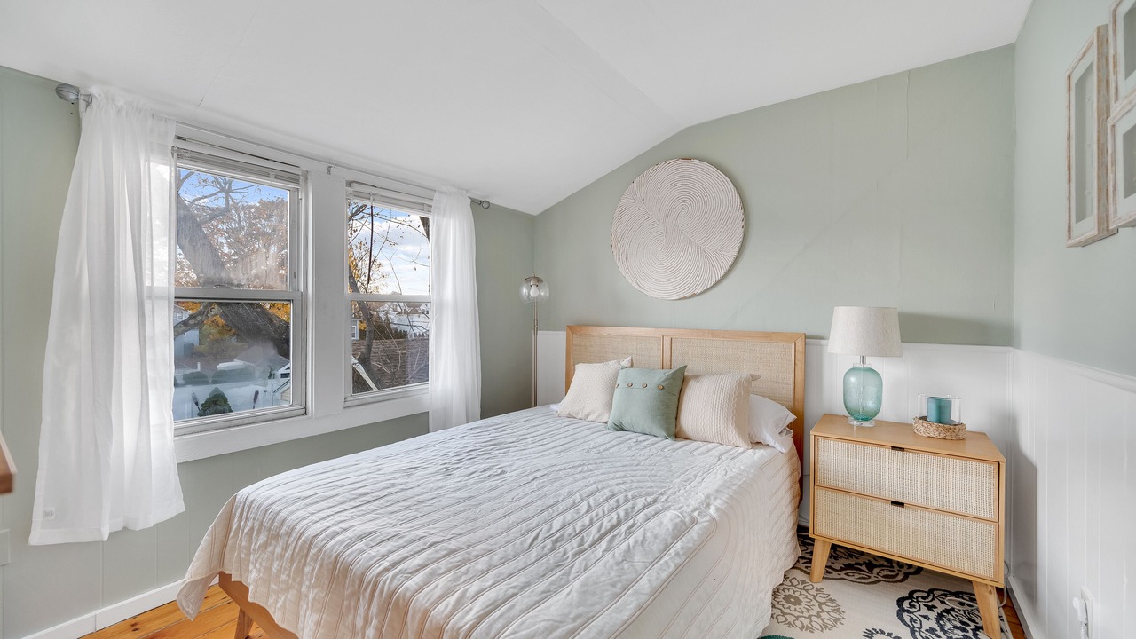 Photo of Bedroom in Westbrook Center