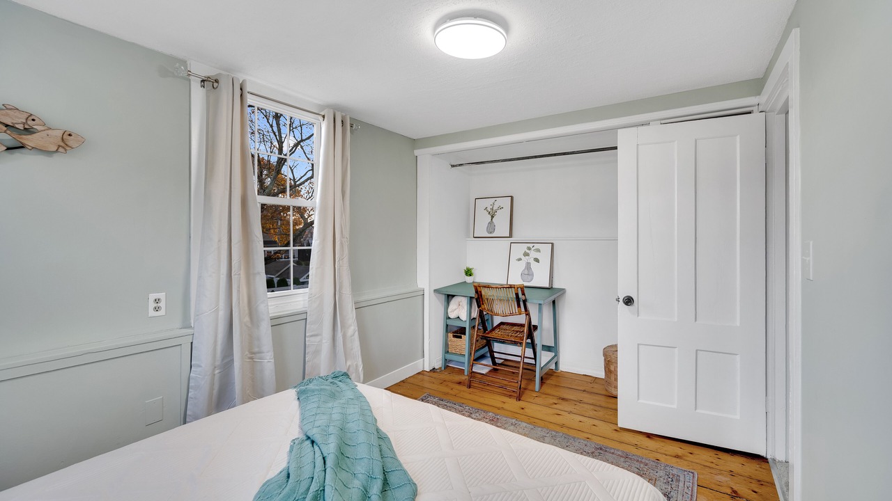 Photo of Bedroom in Westbrook Center