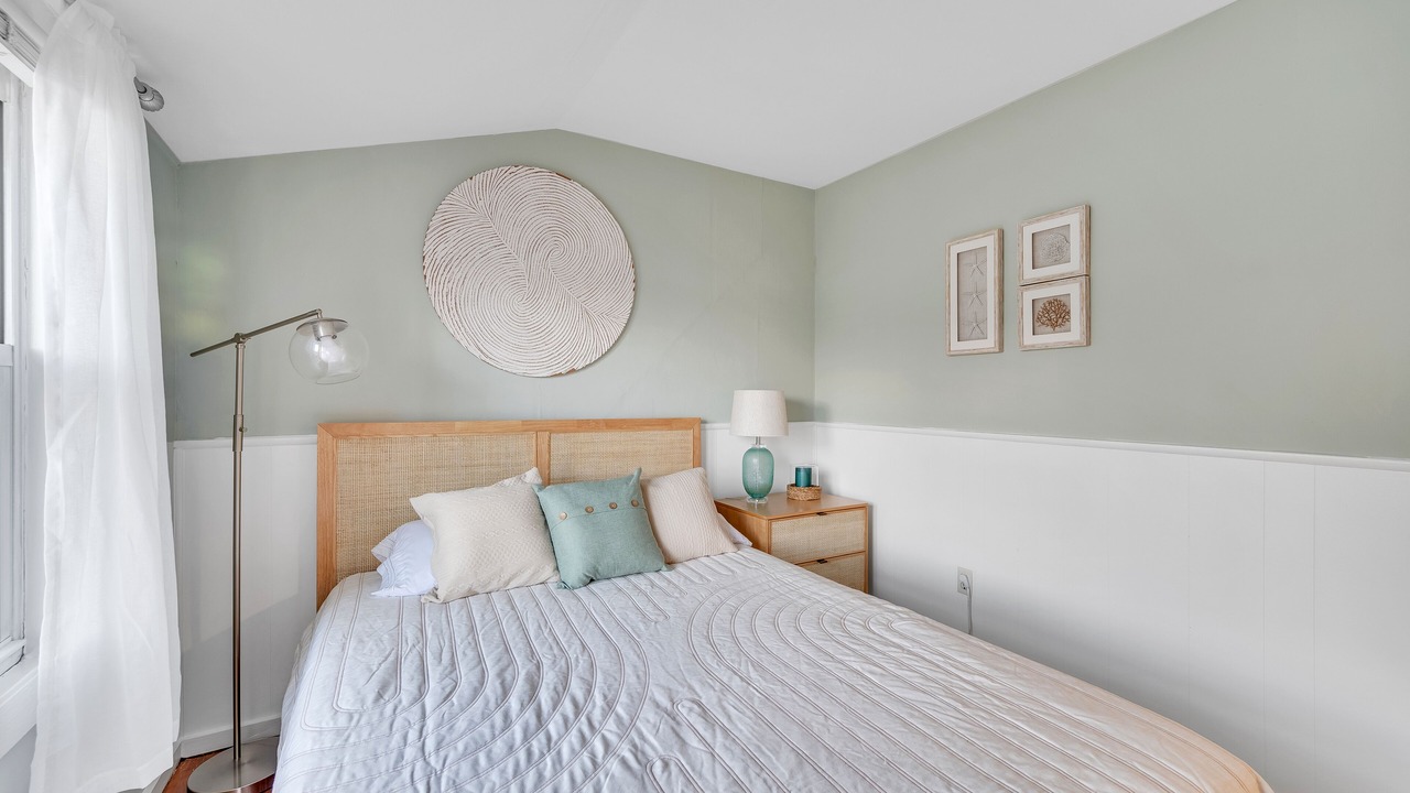 Photo of Bedroom in Westbrook Center