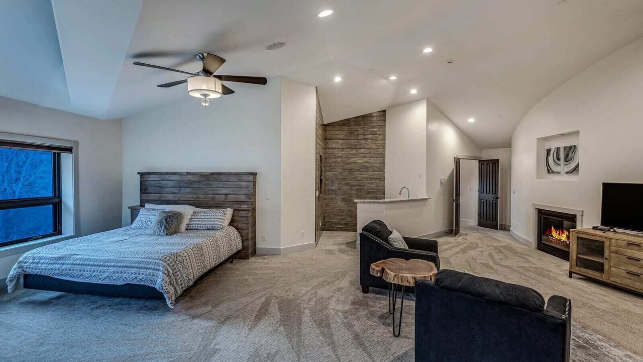 Photo of Bedroom in Basalt