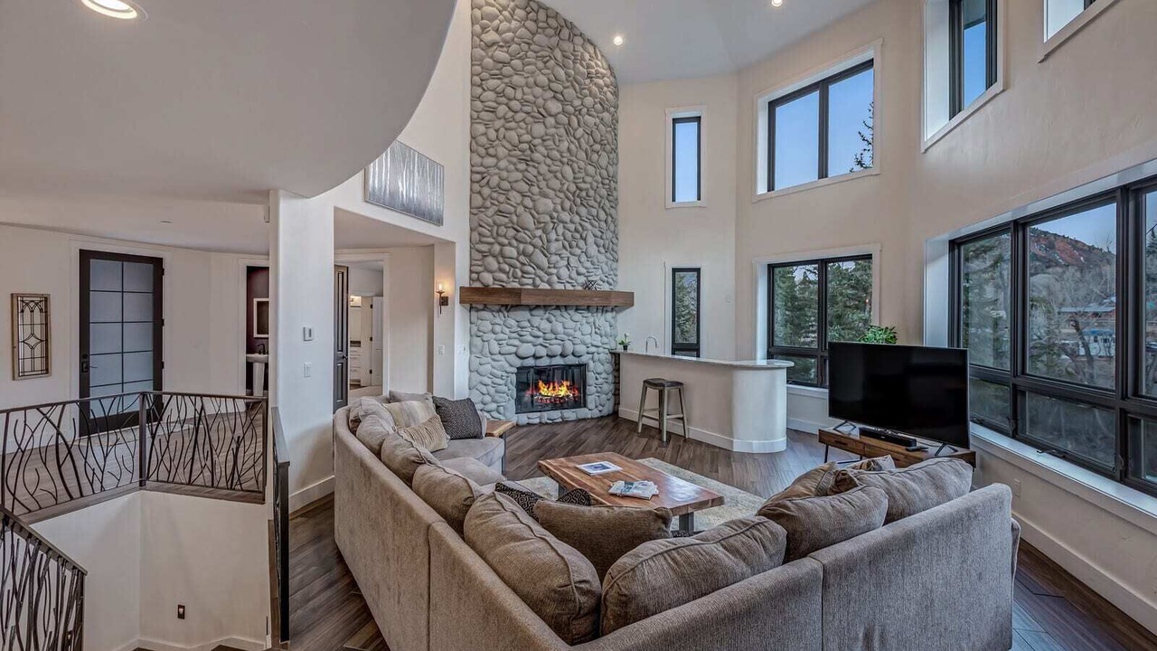Photo of Livingroom in Basalt