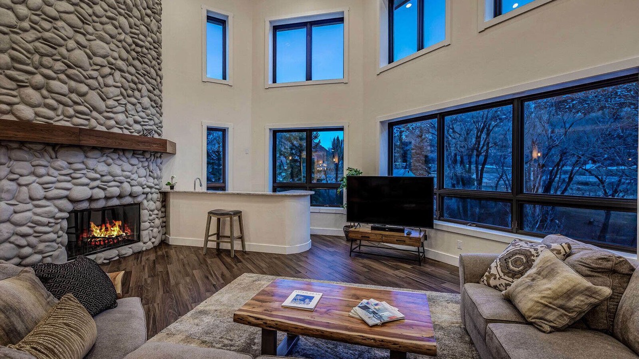 Photo of Livingroom in Basalt