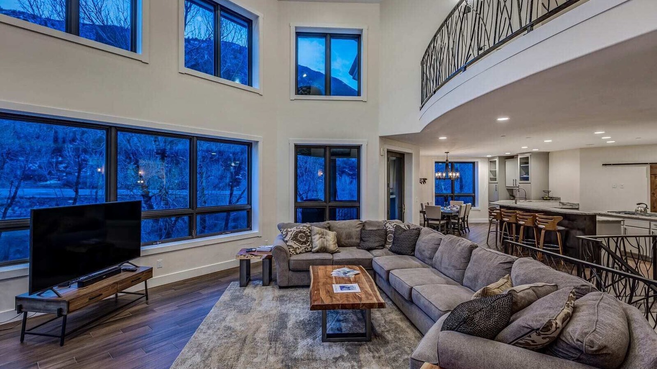 Photo of Livingroom in Basalt