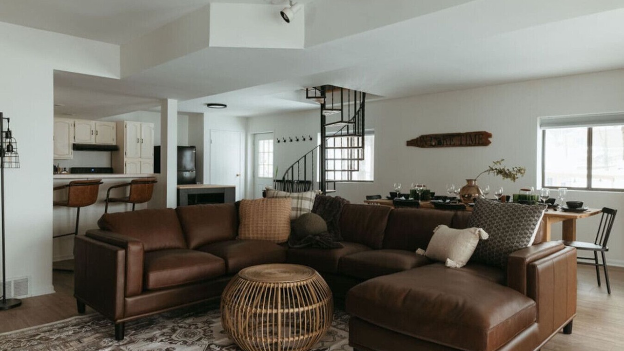 Photo of Livingroom in White Cloud