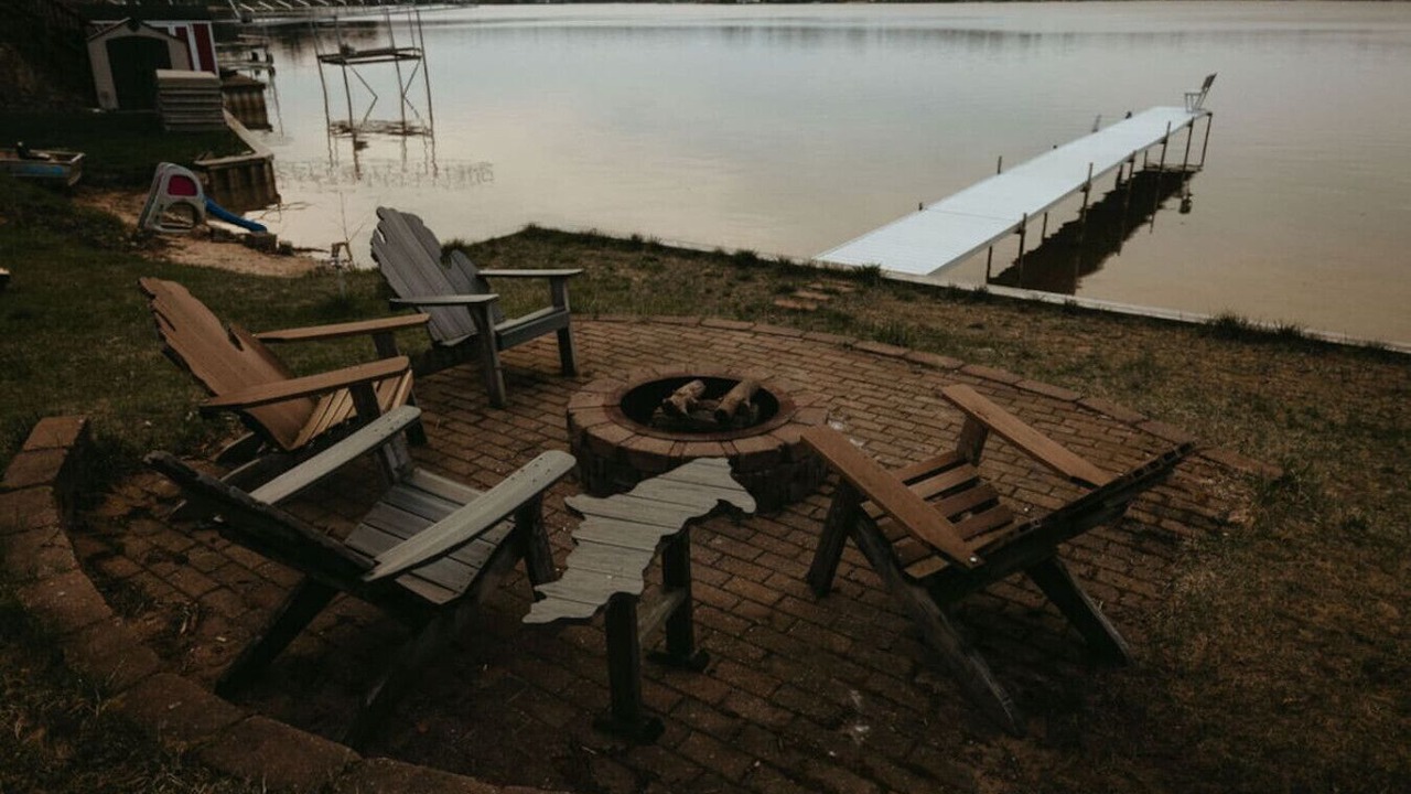 Photo of Outdoor in White Cloud