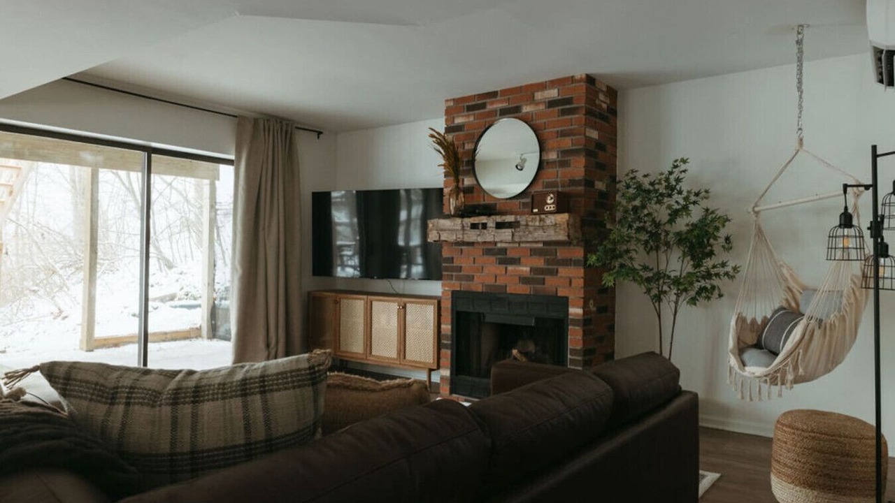 Photo of Livingroom in White Cloud