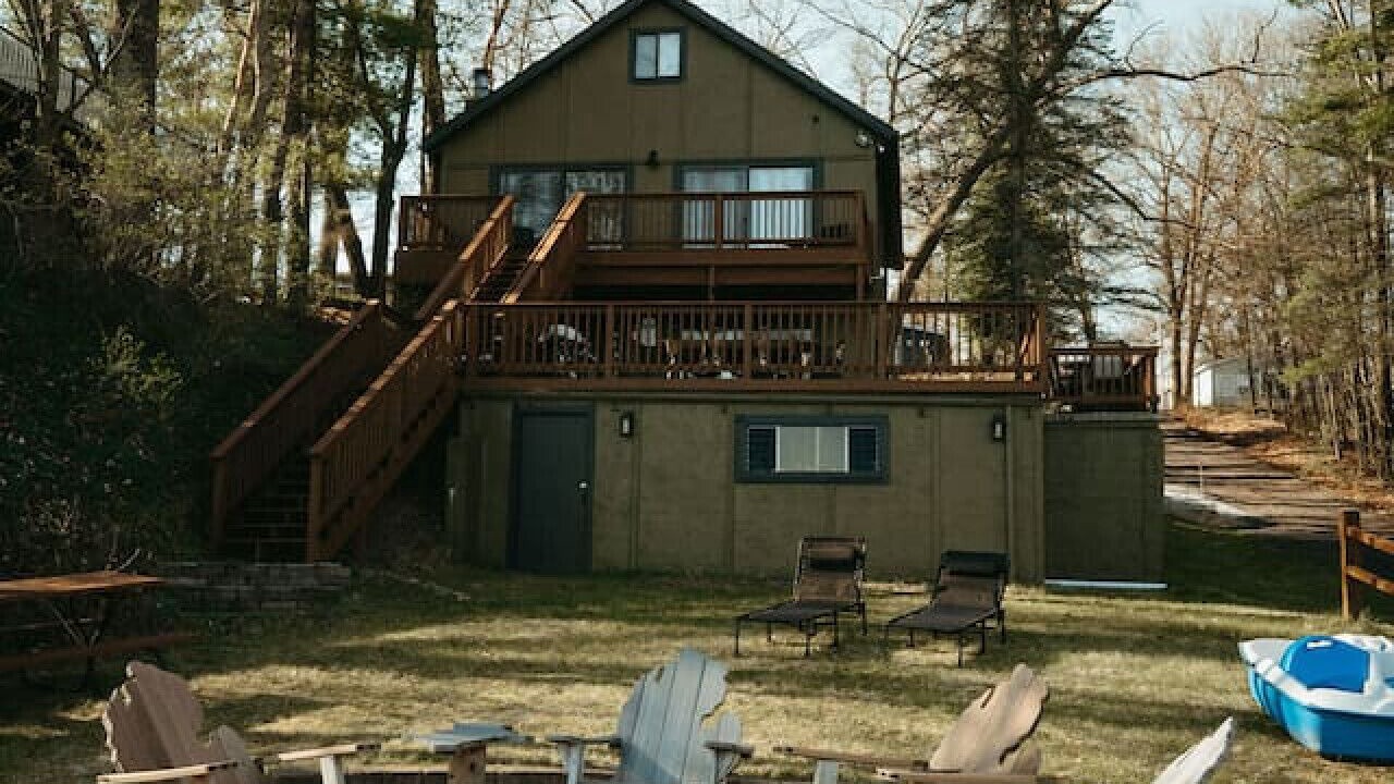 Photo of Outdoor in White Cloud
