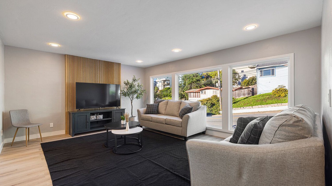 Photo of Livingroom in Edgemar - Pacific Manor