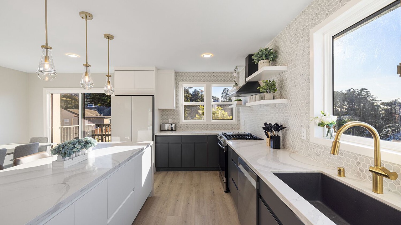 Photo of Kitchen in Edgemar - Pacific Manor