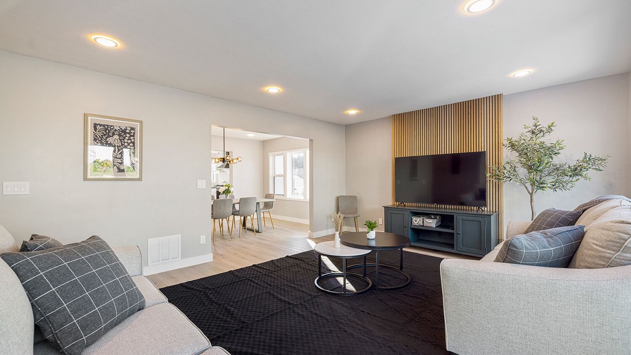 Photo of Livingroom in Edgemar - Pacific Manor