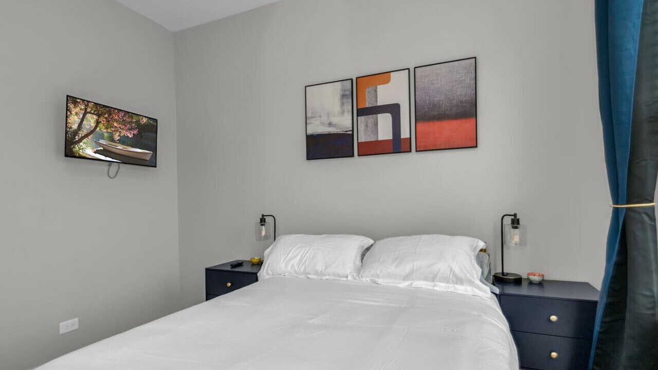 Photo of Bedroom in North Center