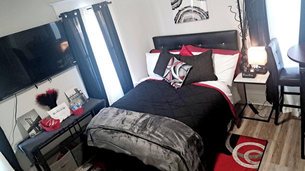 Photo of Bedroom in Midway