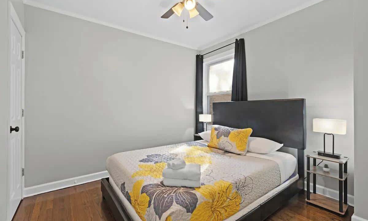 Photo of Bedroom in Morton Grove