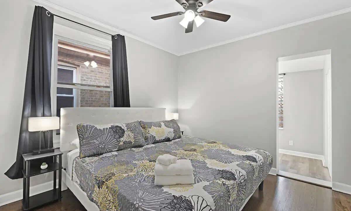 Photo of Bedroom in Morton Grove