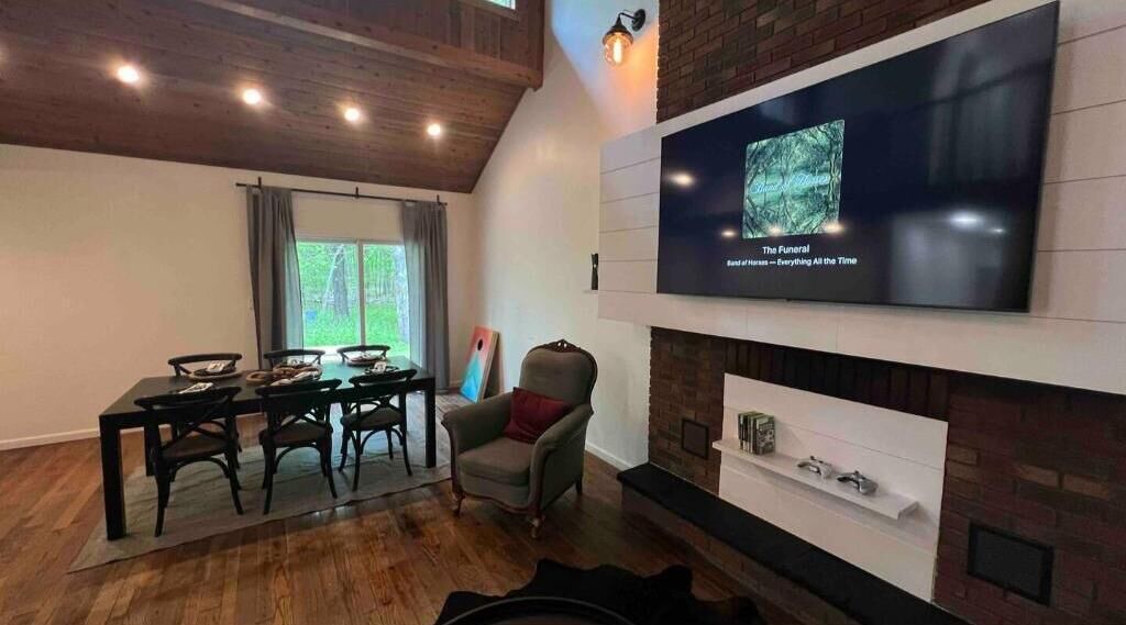 Photo of Livingroom in Swan Lake
