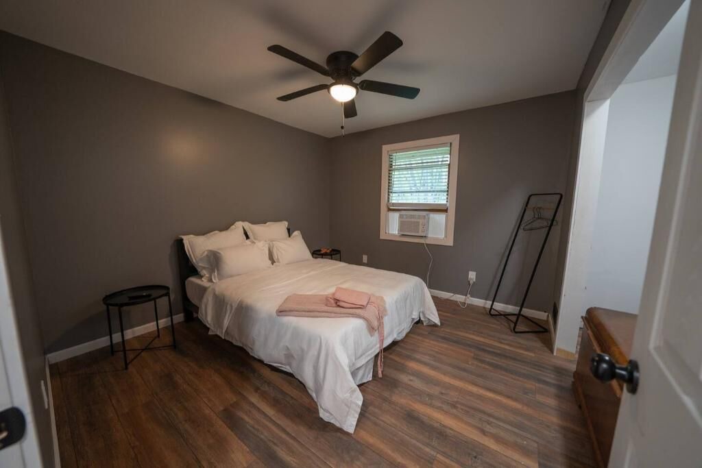 Photo of Bedroom in Swan Lake