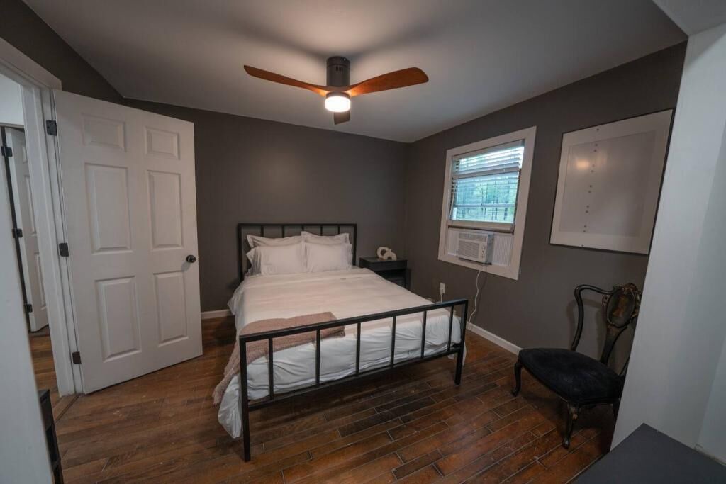 Photo of Bedroom in Swan Lake