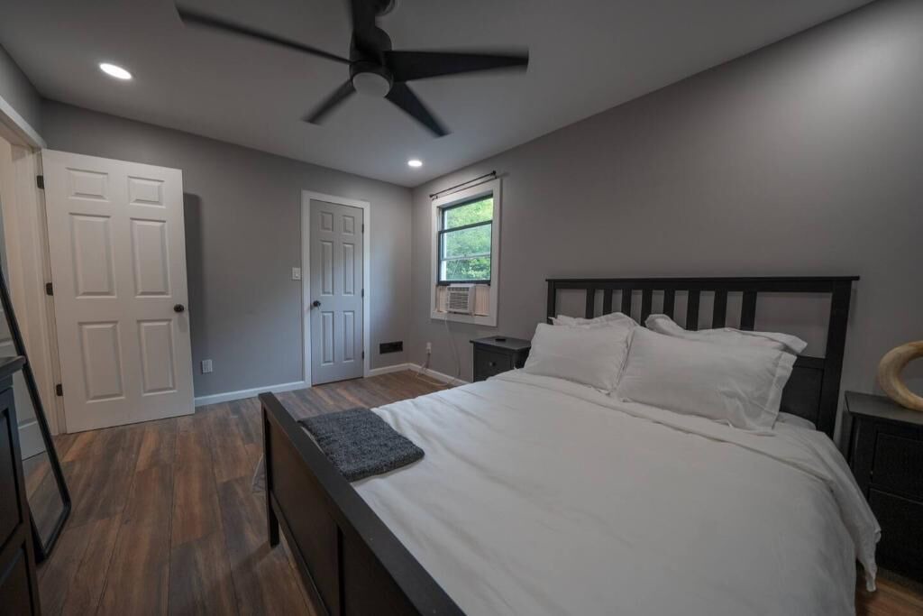 Photo of Bedroom in Swan Lake
