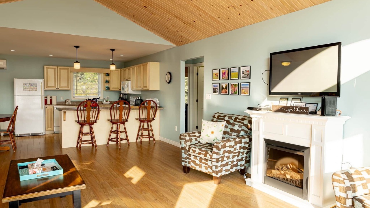 Photo of Livingroom in Bayview
