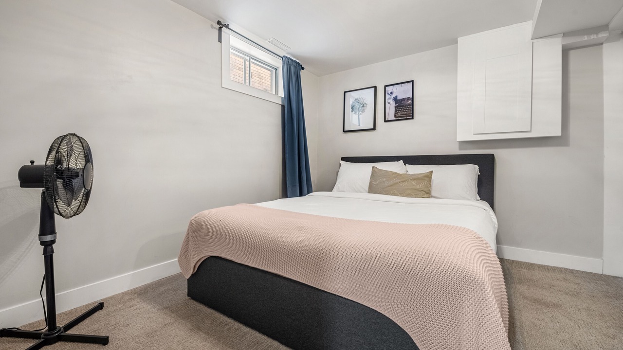 Photo of Bedroom in Crescent Heights