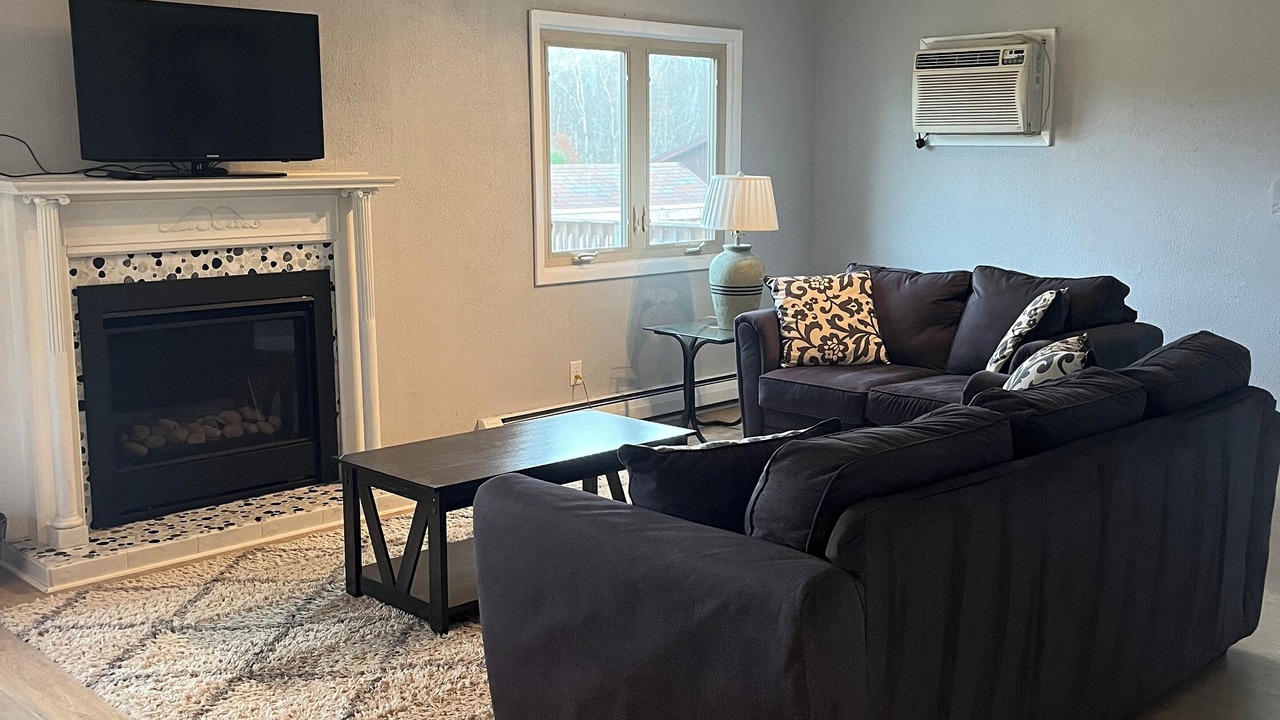 Photo of Livingroom in Dickson Township
