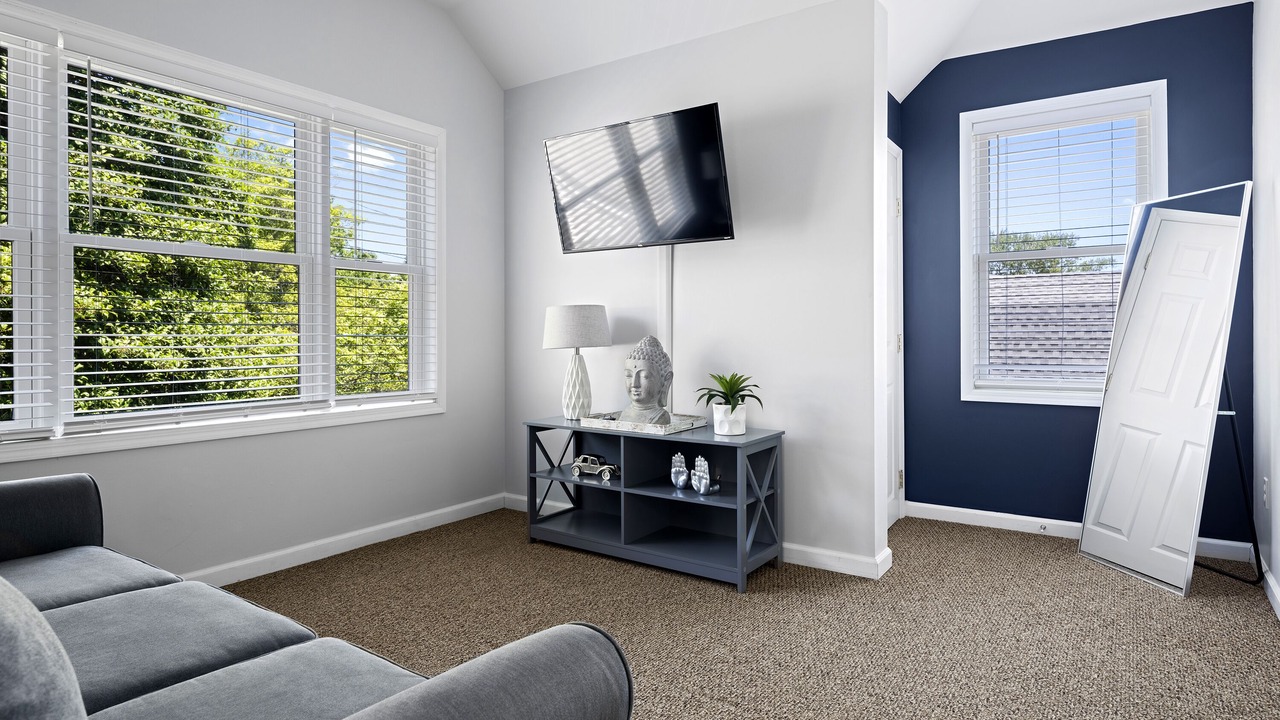 Photo of Livingroom in Hampton Bays