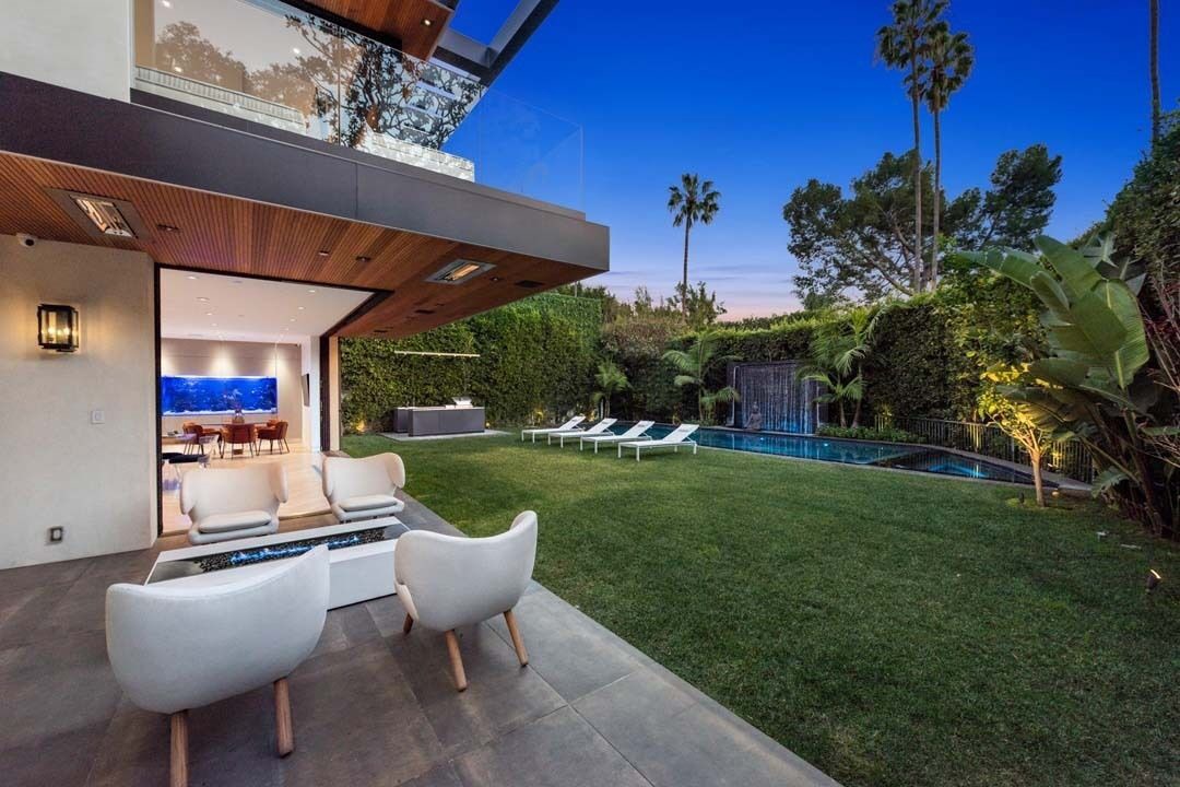 Photo of Outdoor in Trousdale Estates