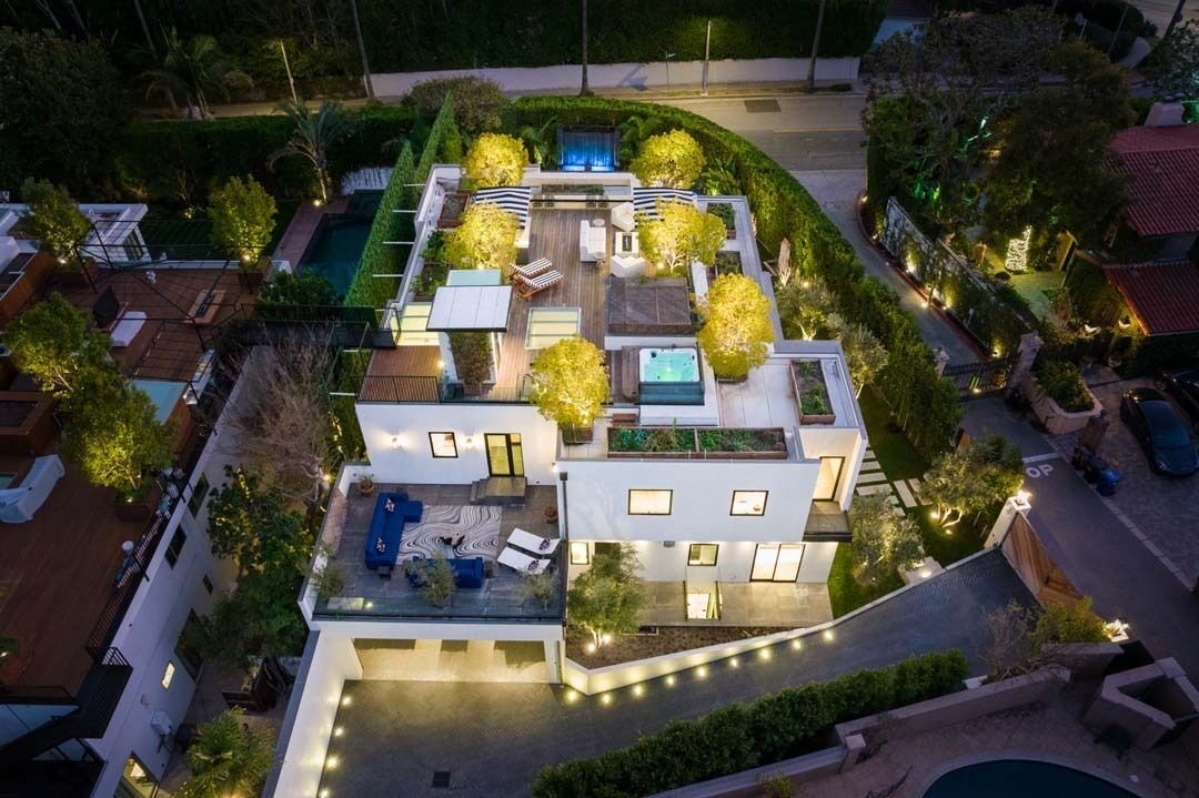 Photo of Outdoor in Trousdale Estates
