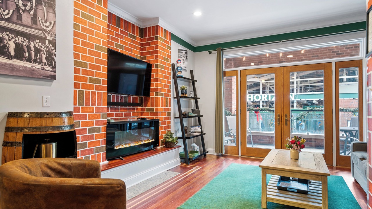 Photo of Livingroom in Wrigleyville