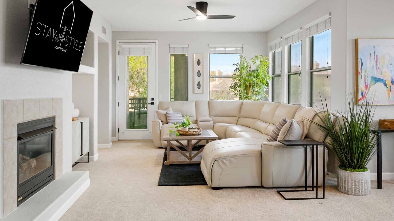 Photo of Livingroom in Kierland