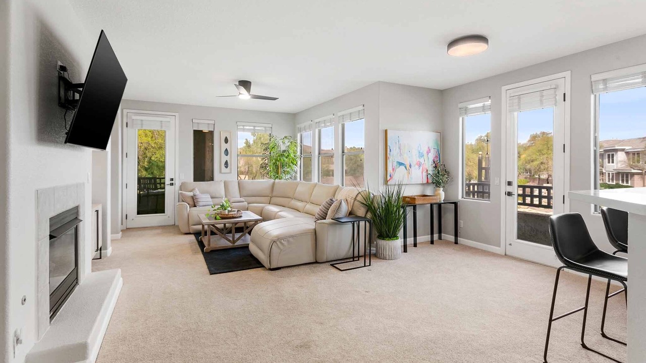 Photo of Livingroom in Kierland