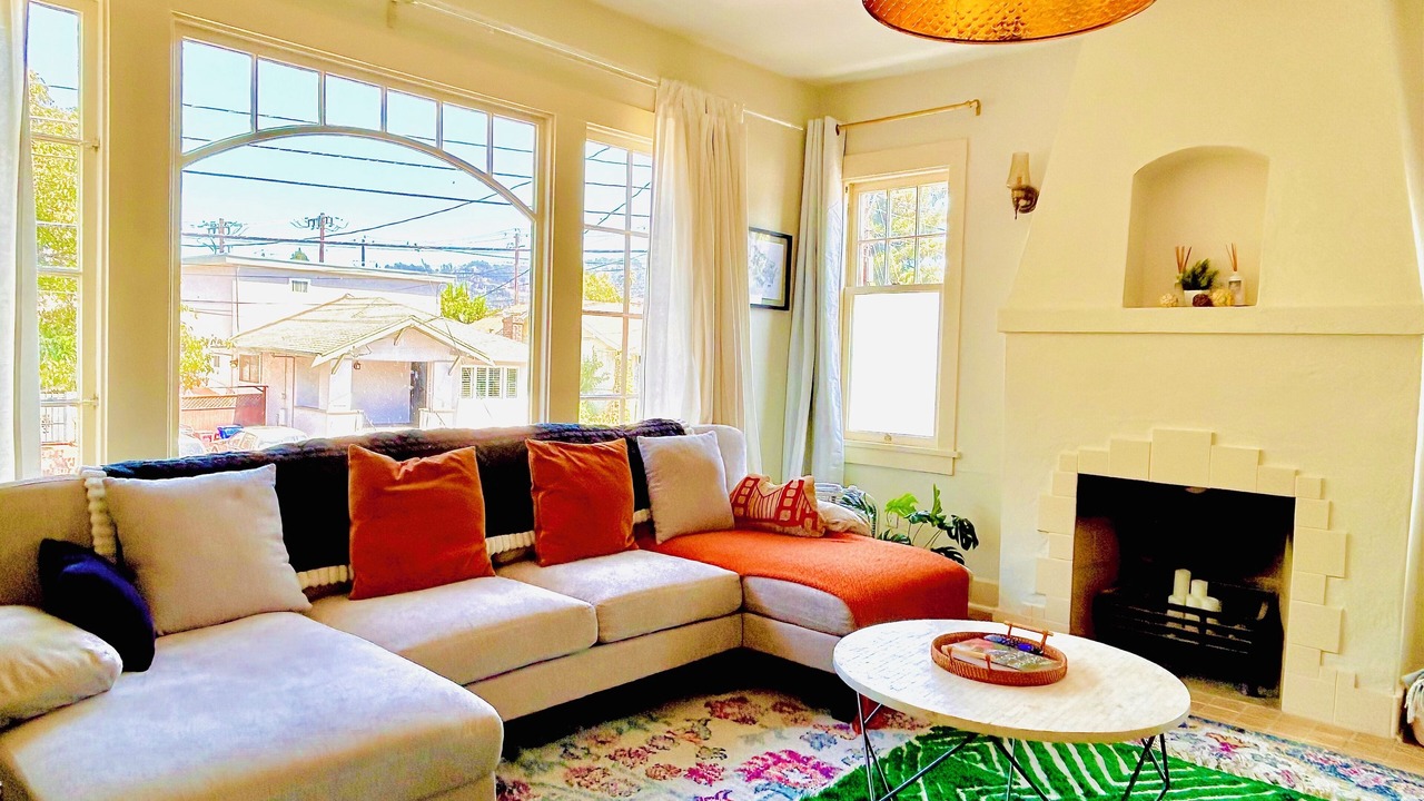 Photo of Livingroom in Bushrod
