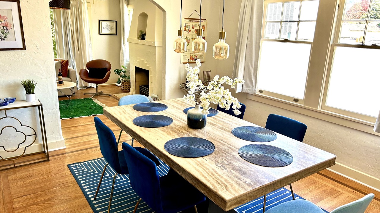 Photo of Livingroom in Bushrod