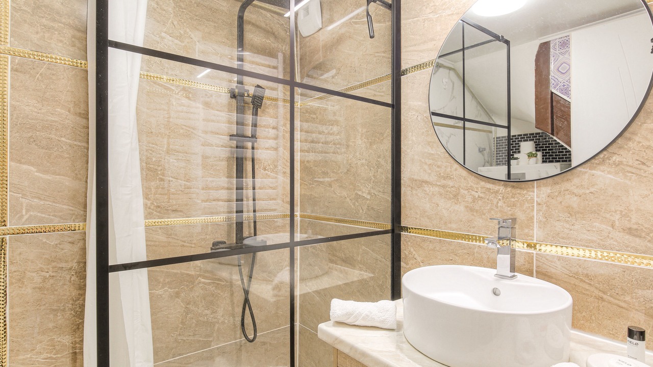 Photo of Bathroom in Neuville-sur-Saone