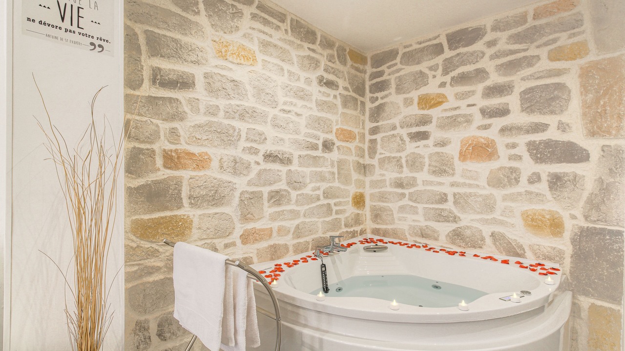 Photo of Bathroom in Neuville-sur-Saone
