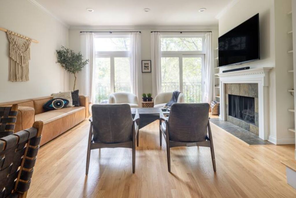 Photo of Livingroom in River West