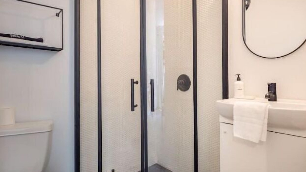 Photo of Bathroom in River West