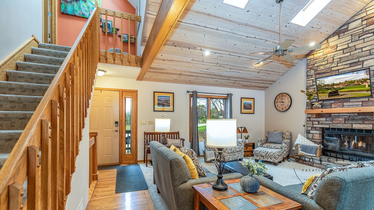 Photo of Livingroom in The Galena Territory