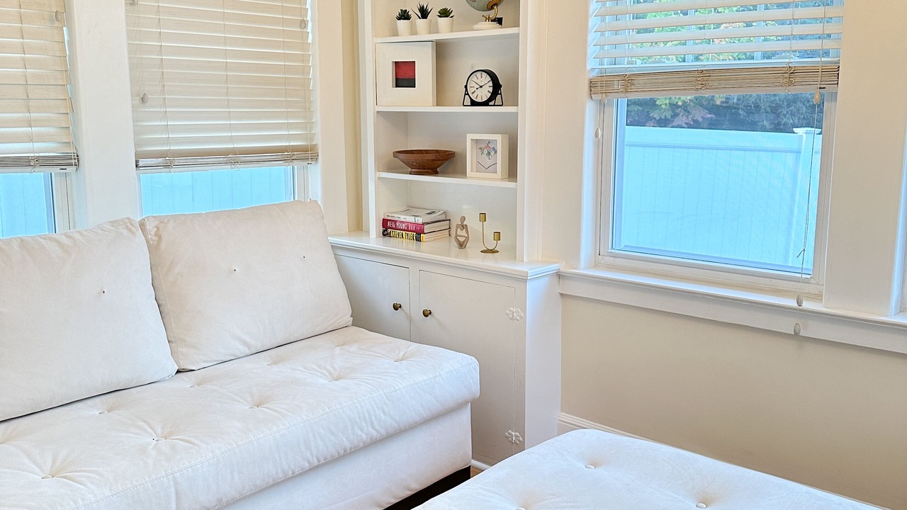 Photo of Livingroom in West New Haven