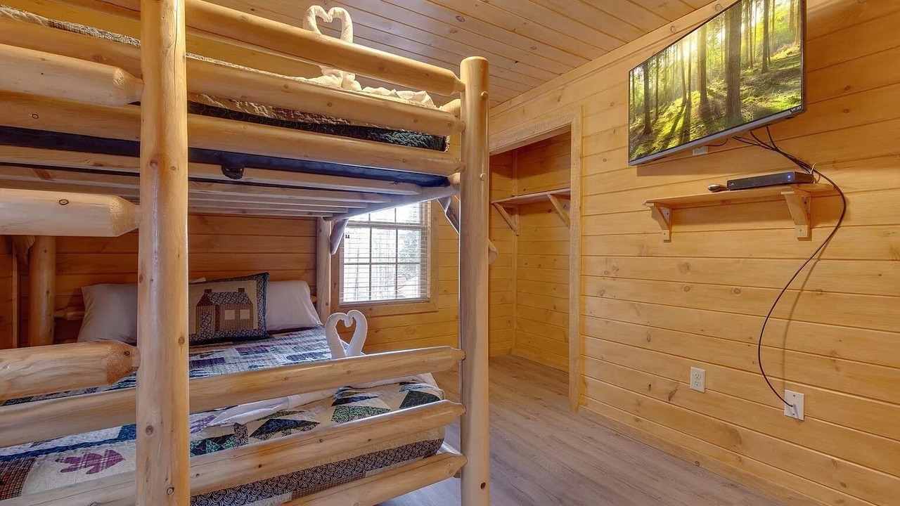 Photo of Bedroom in Chalet Village