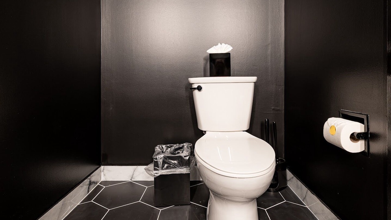 Photo of Bathroom in Arts/Warehouse District