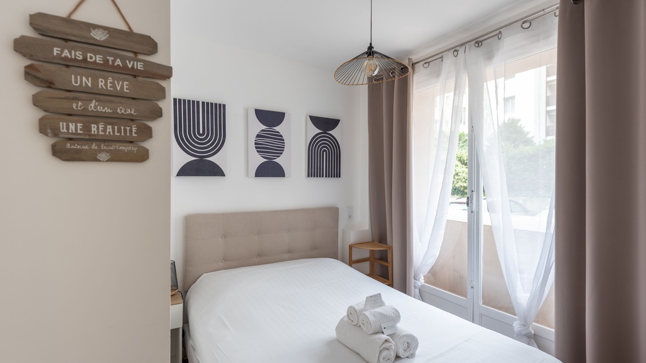 Photo of Bedroom in 6th Arrondissement