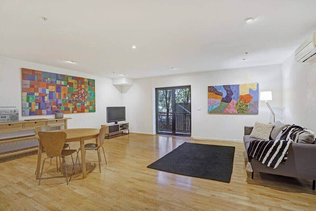 Photo of Livingroom in Footscray
