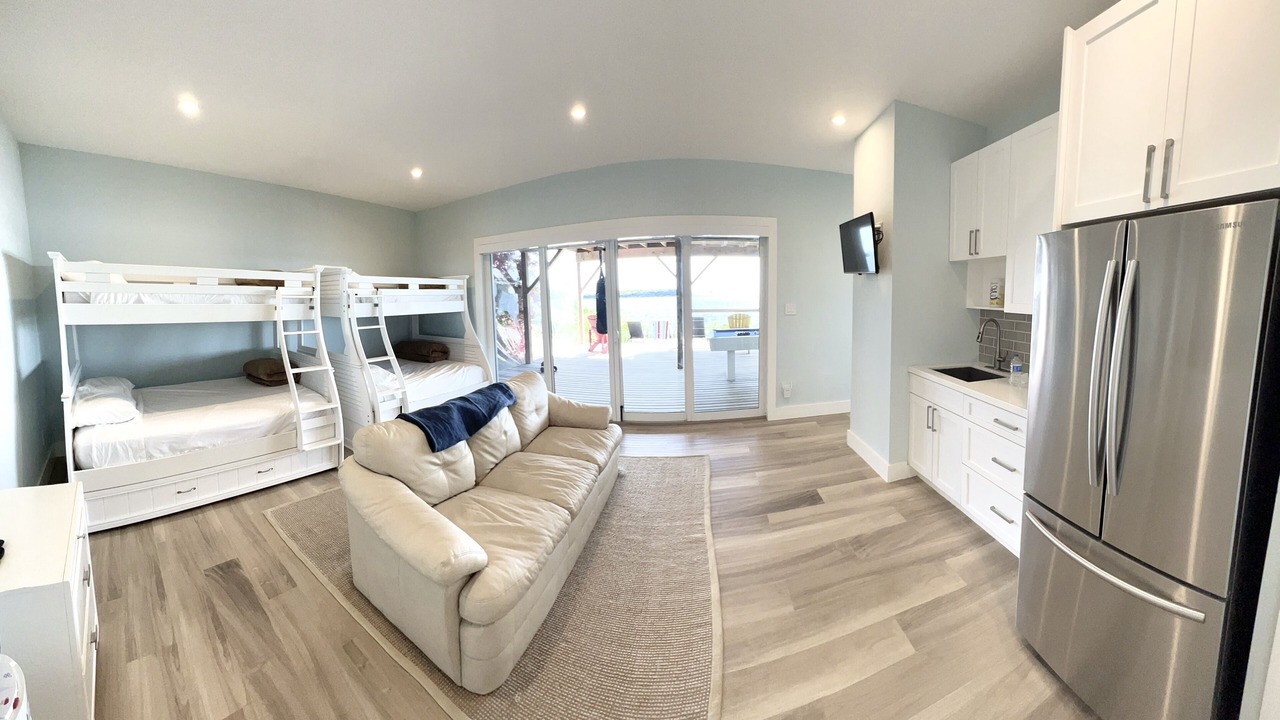 Photo of Bedroom in Staniel Cay